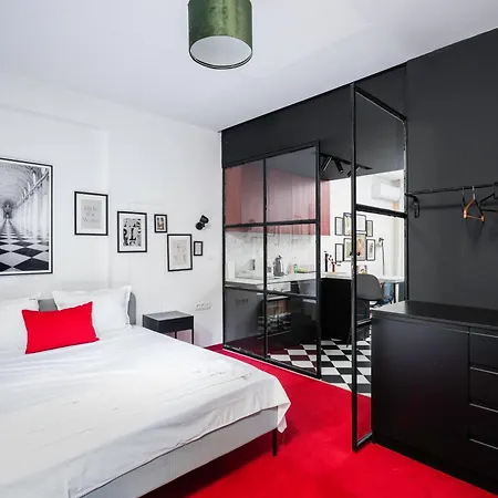 Art-inspired Flat With Private Garage * Sofya