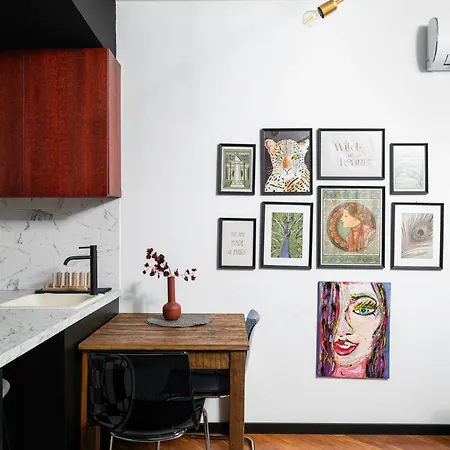 公寓 Art-inspired Flat With Private Garage 索菲亞
