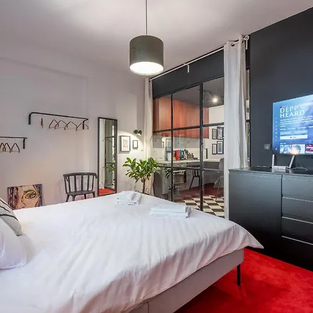 Lägenhet Art-inspired Flat With Private Garage