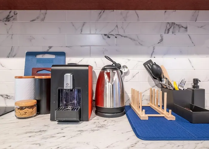 Art-inspired Flat With Private Garage