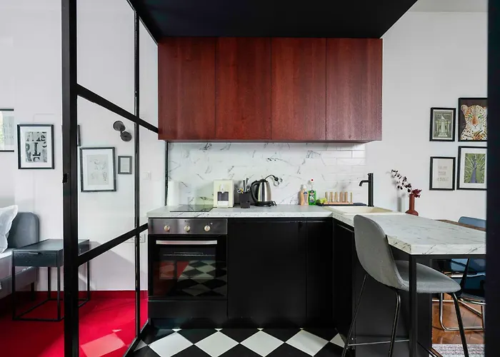 Art-inspired Flat With Private Garage Sofia