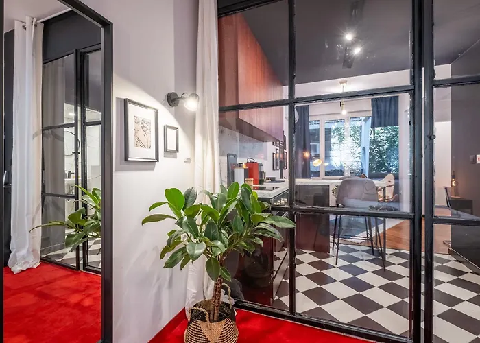 Apartament Art-inspired Flat With Private Garage *