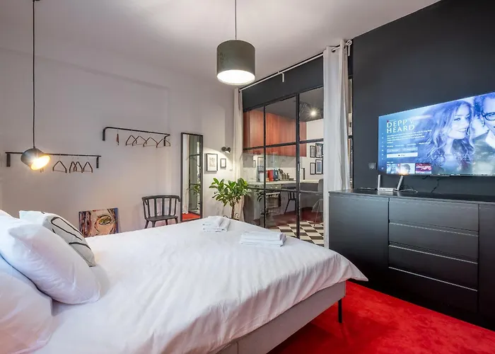 Apartament Art-inspired Flat With Private Garage